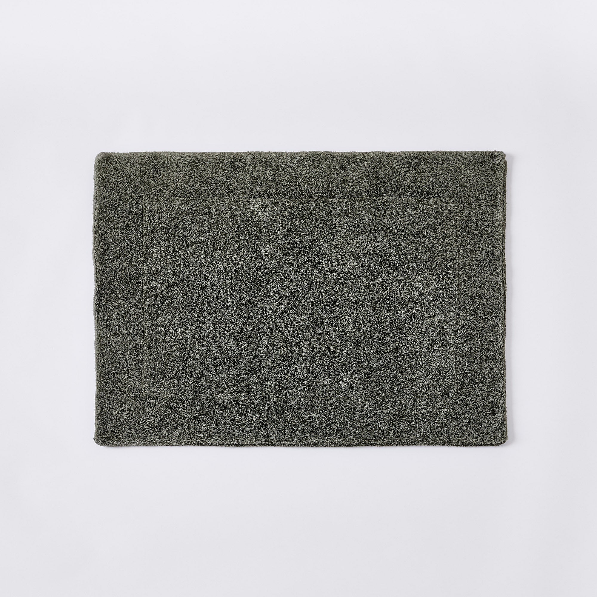 2020-1104_hawkins-new-york_simple-terry-bath-mat_olive_silo_ty-mecham_137572