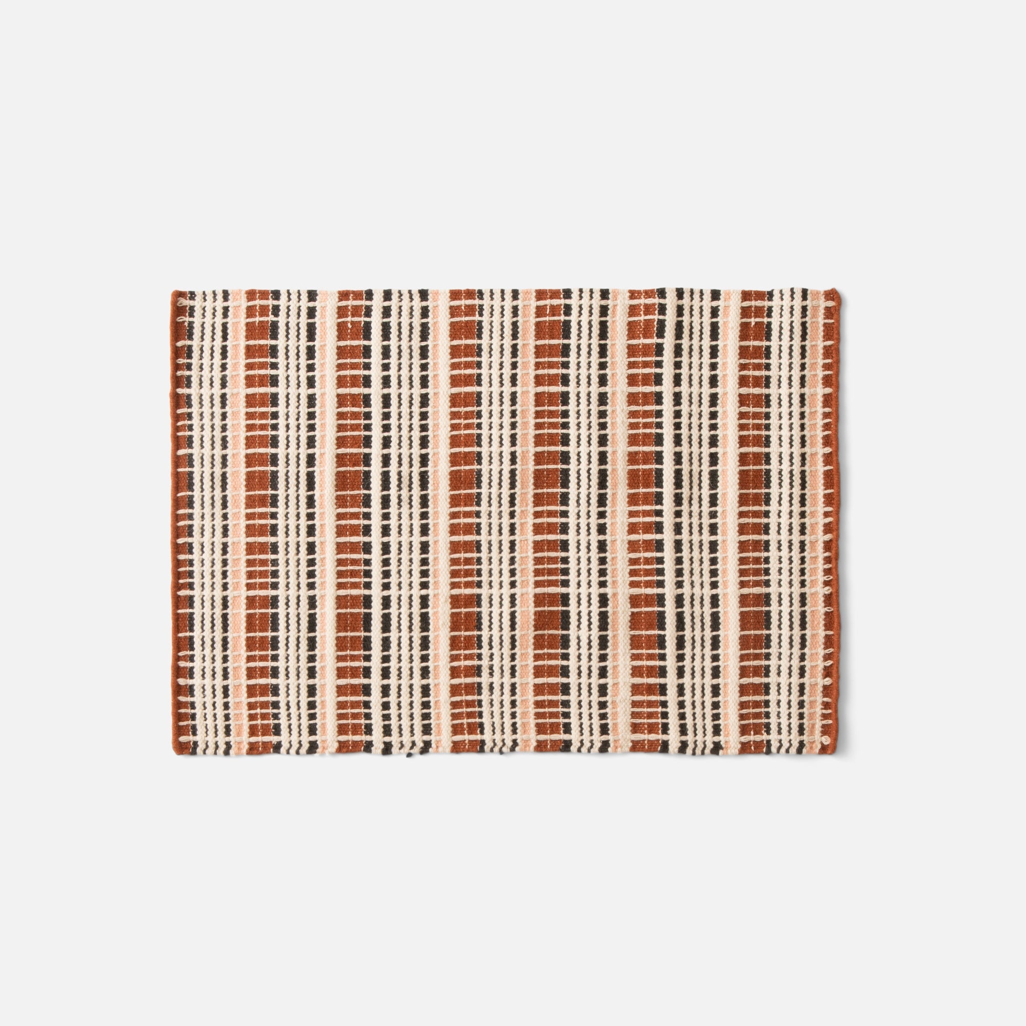 holiday23_128060_lattice-flatweave-rug-2x3_silo_1x1_jw